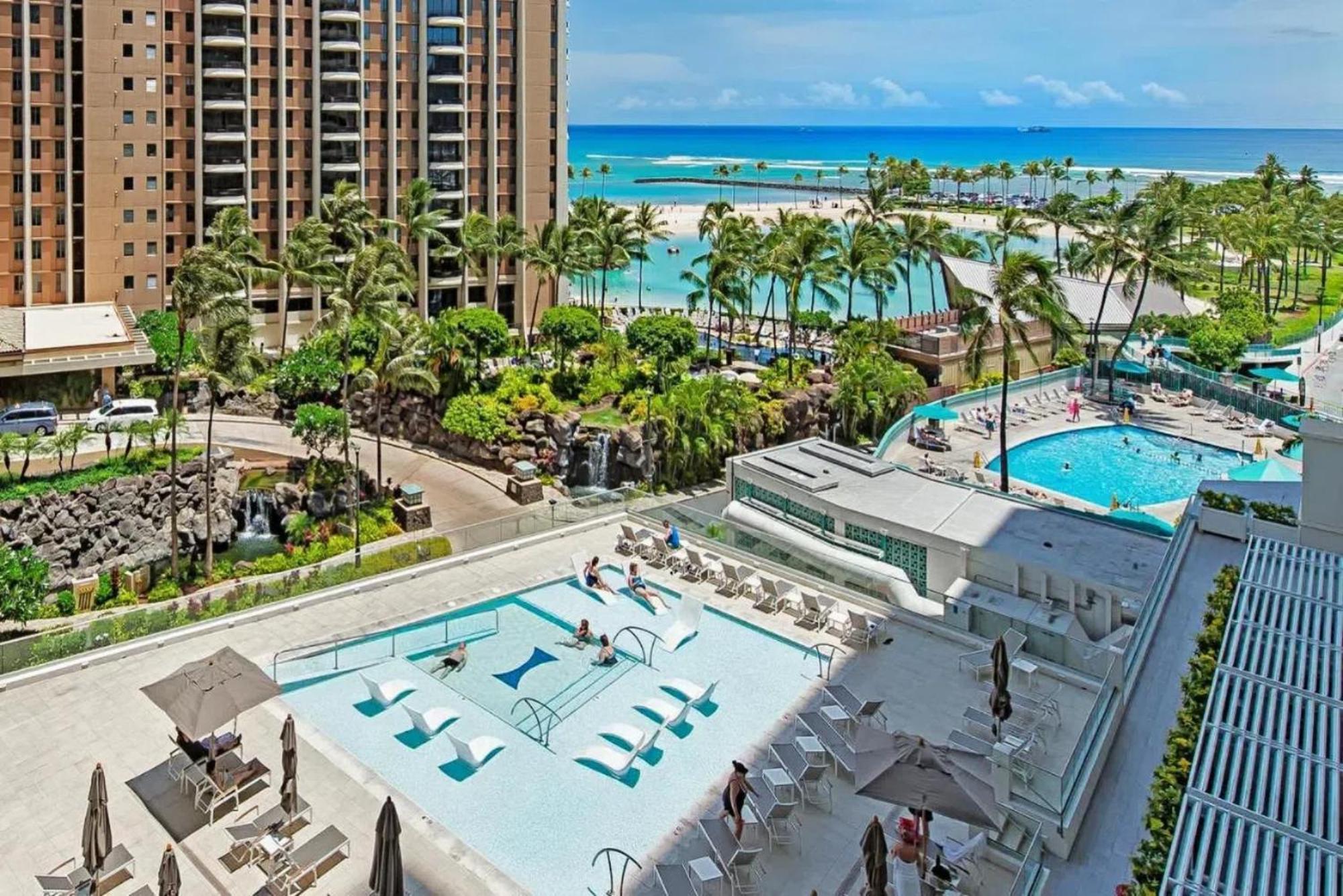 Panoramic Oceanview Resort - Full Kitchen In Each Room, 2 Swimming Pools, Onsite Restaurants, Fireworks Every Friday Honolulu Exterior photo
