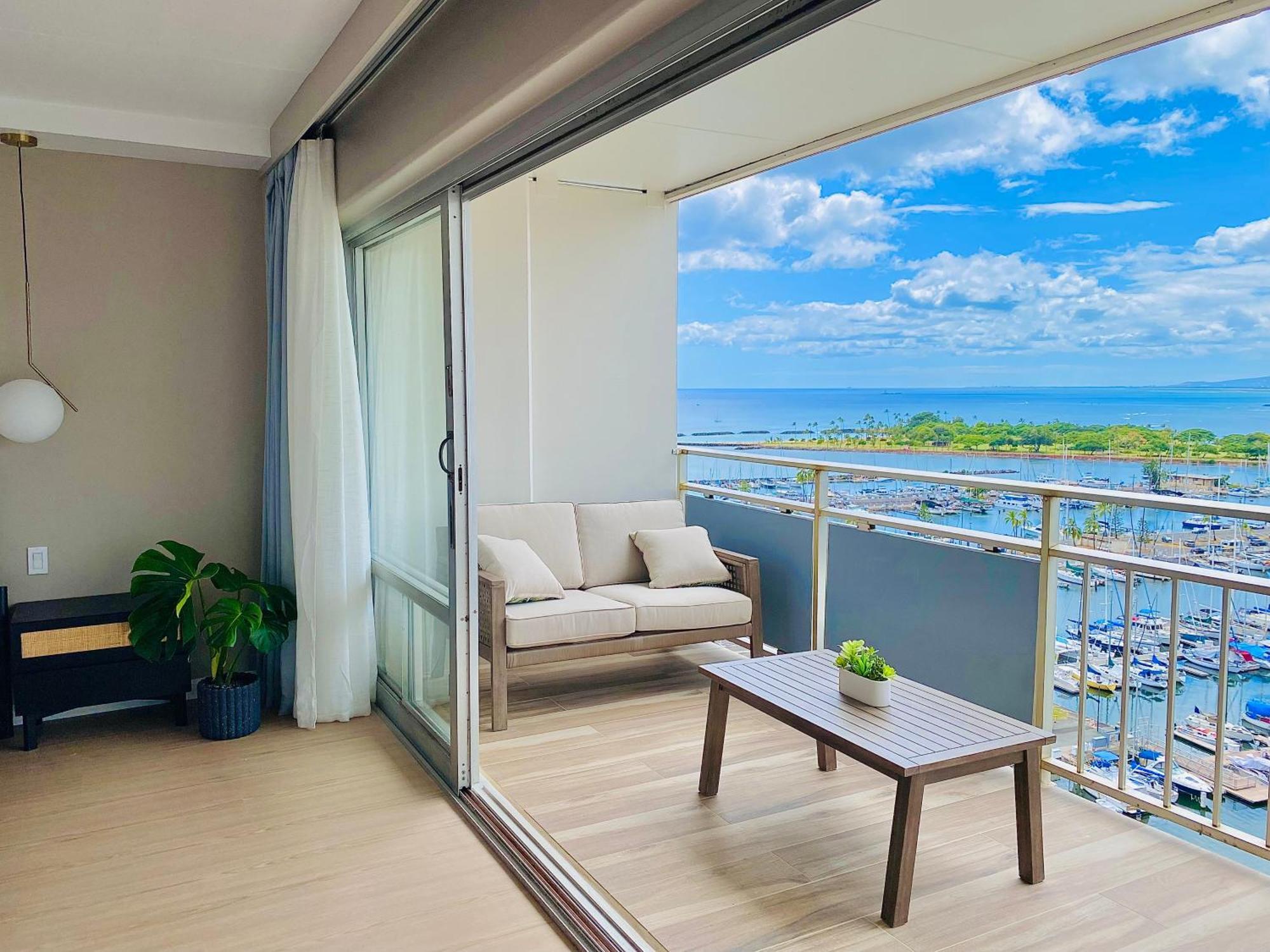 Panoramic Oceanview Resort - Full Kitchen In Each Room, 2 Swimming Pools, Onsite Restaurants, Fireworks Every Friday Honolulu Exterior photo